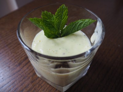 Pineapple-mango-ginger smoothie