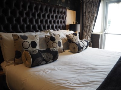 Our beautiful room, overlooking the pagoda outside