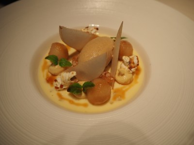 Caramelised pear, popcorn, crispy rice